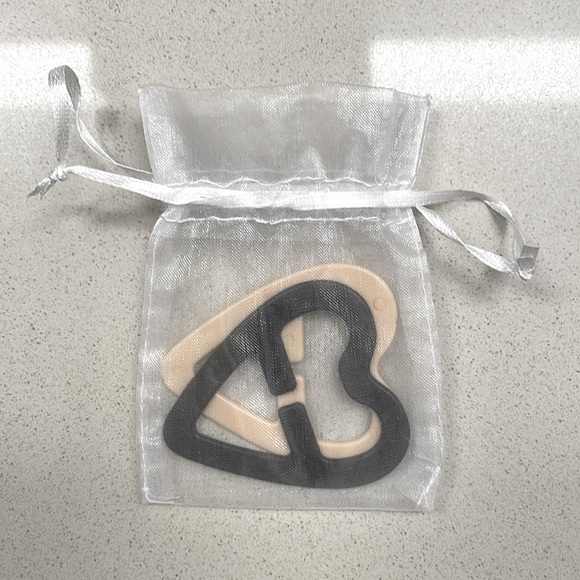 Heart-Shaped Black and Tan Bra Strap Converter - Picture 2 of 4